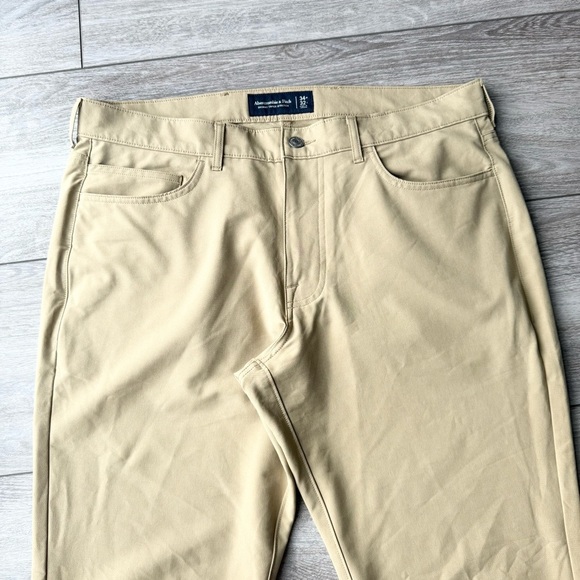 Abercrombie & Fitch The Traveler Khaki Skinny Taper Stretch Pants - Picture 6 of 15